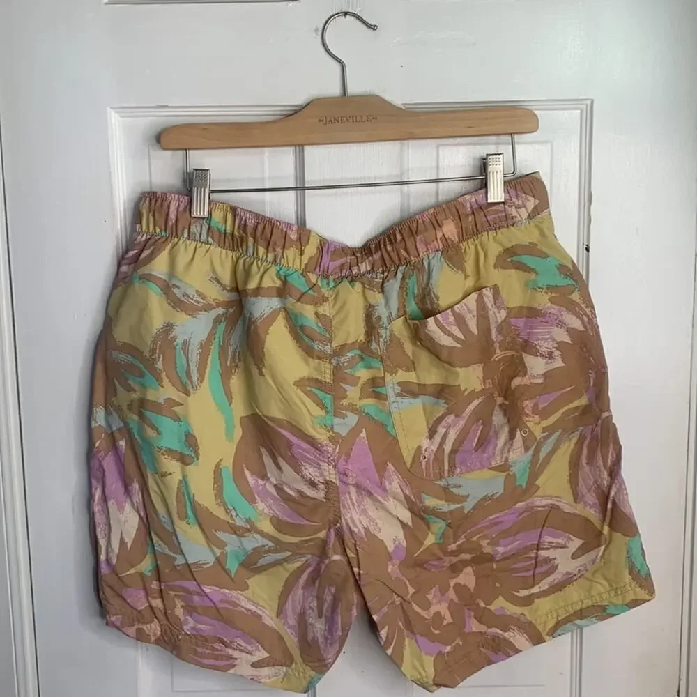 Urban Outfitters Men’s Swim Trunks Floral Print Shorts New with Tag M-118 Sz XL